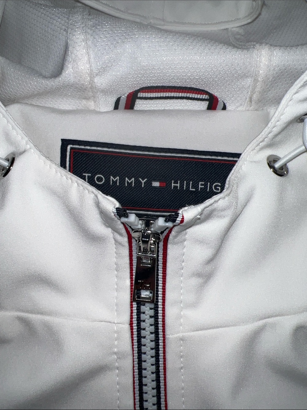 Tommy Hilfiger White Jacket with Navy Logo Patch - Picture 8 of 15